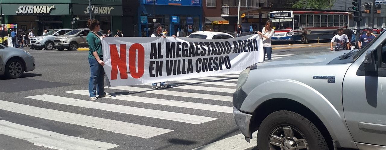 Vecinos de Villa Crepo se manifiestan contra el megaestadio