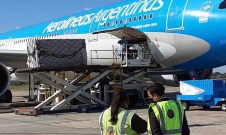 Regresó otro vuelo sanitario de Aerolíneas Argentinas