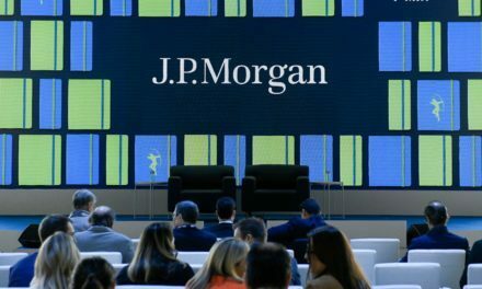 Apoyo y elogio del JP Morgan al presidente Fernández